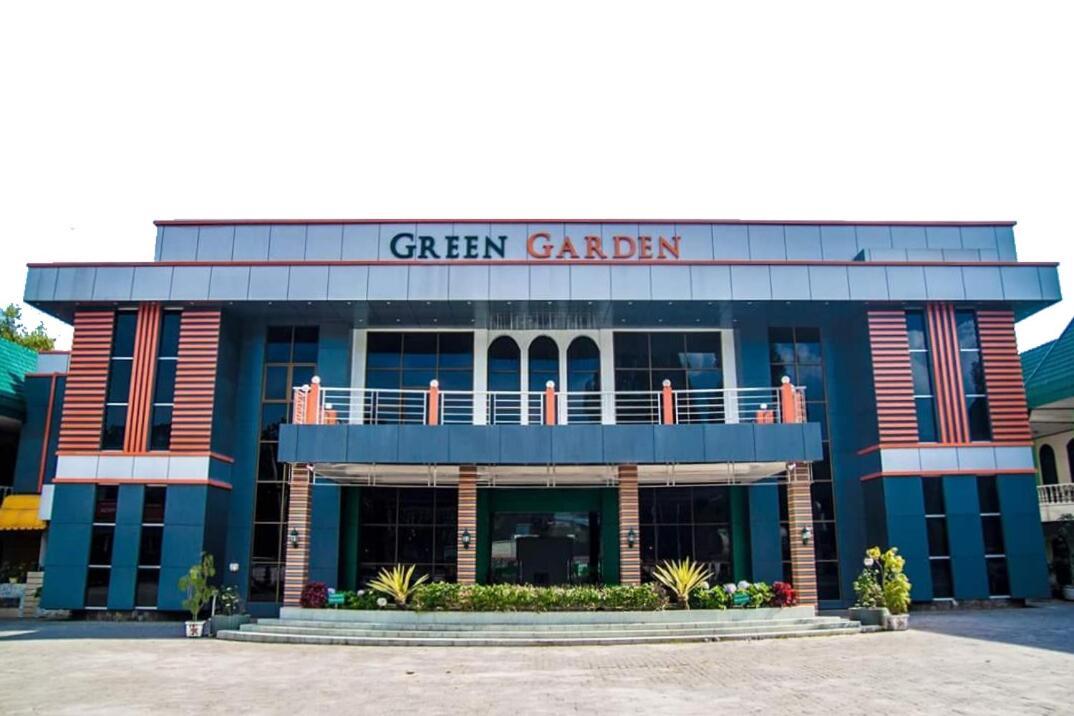 Green Garden Hotel Berastagi Exterior foto
