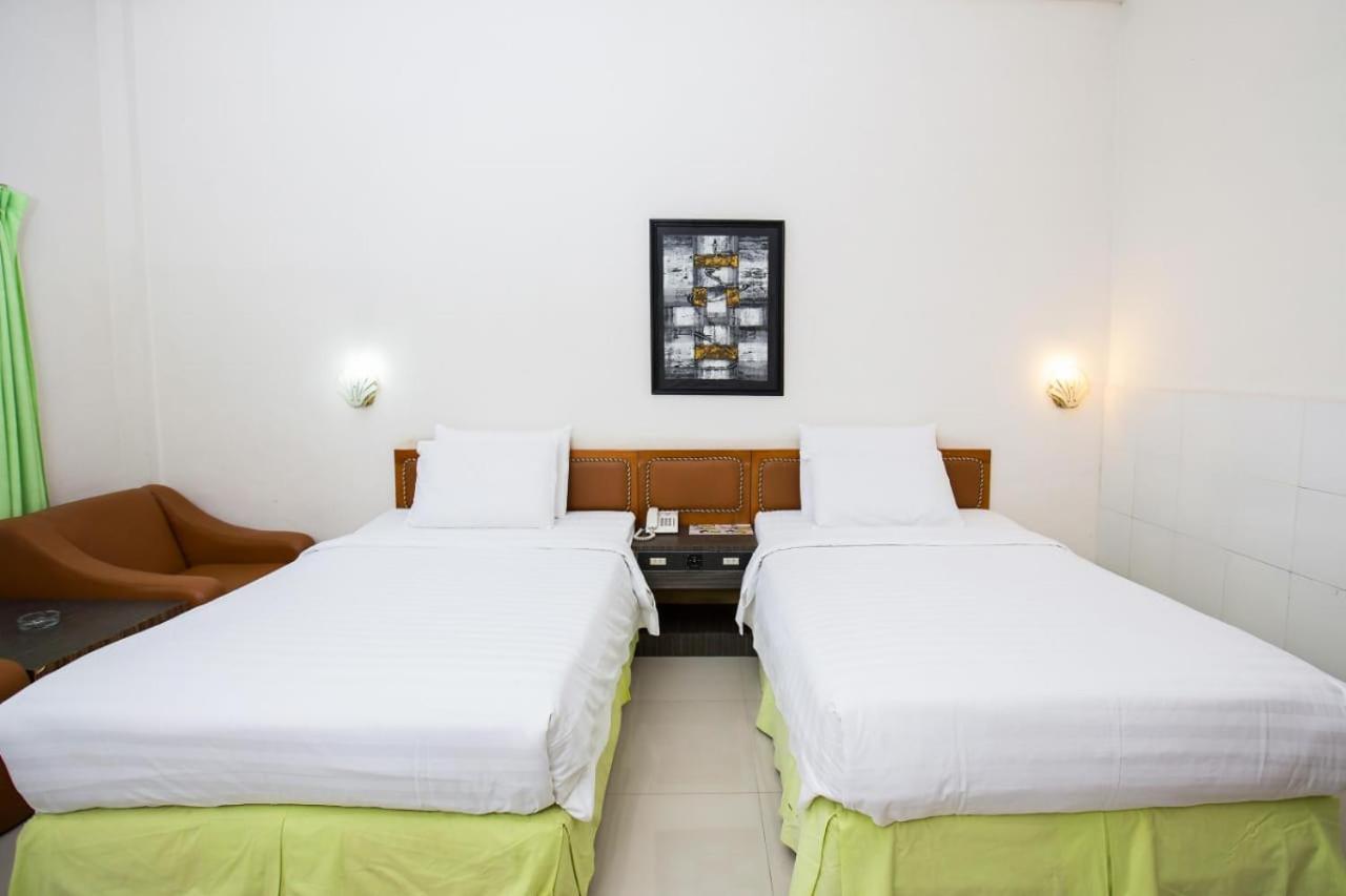 Green Garden Hotel Berastagi Exterior foto