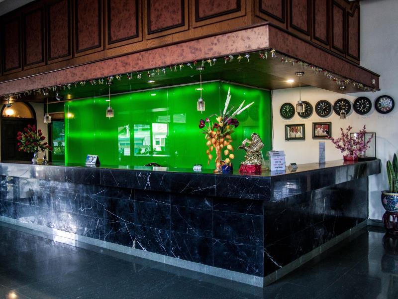 Green Garden Hotel Berastagi Exterior foto